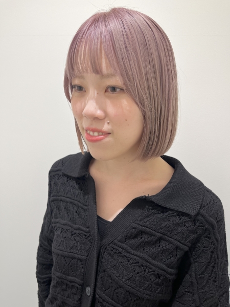 ボブスタイル×ベージュピンク