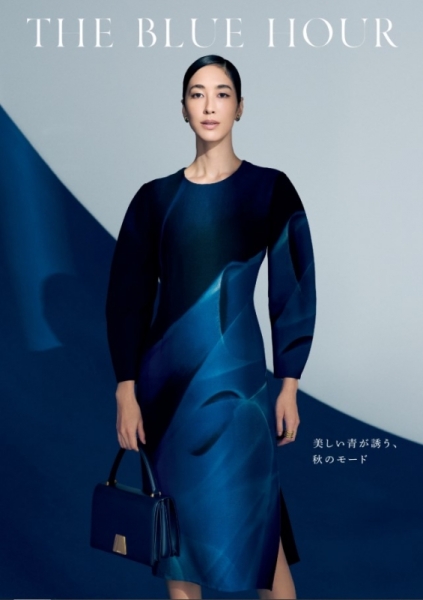 【Hair 夛田 恵子 Make-up 津田 雅世】AKRIS 2025 秋冬カタログ THE BLUE HOUR